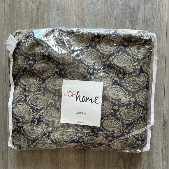 JCPenney Star Valley King Bedskirt NWT - Picture 1 of 3